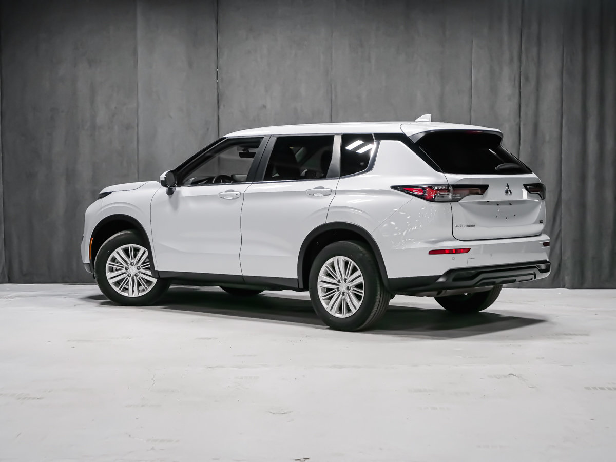 Mitsubishi Outlander ES 2025-3