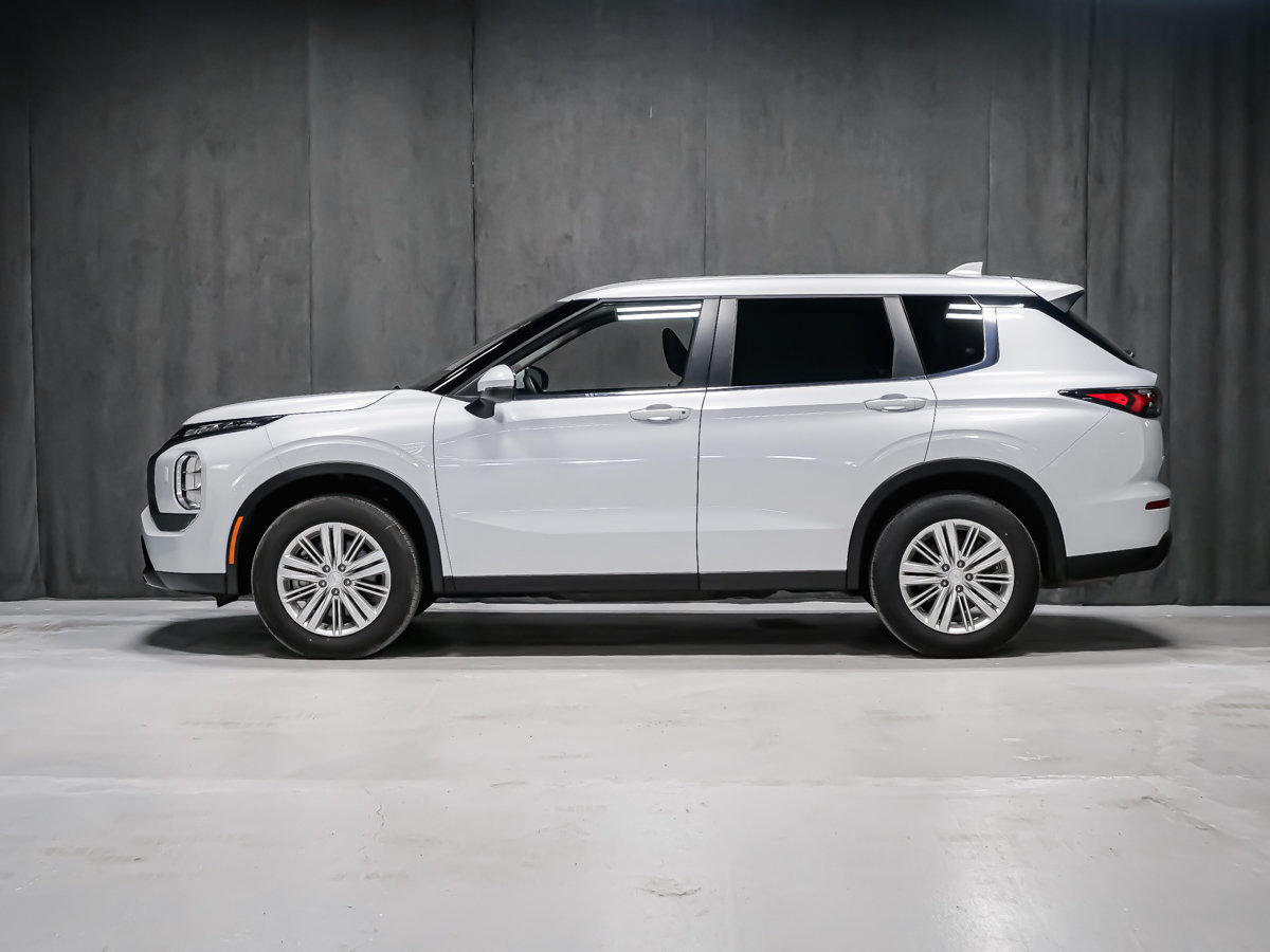Mitsubishi Outlander ES 2025-2