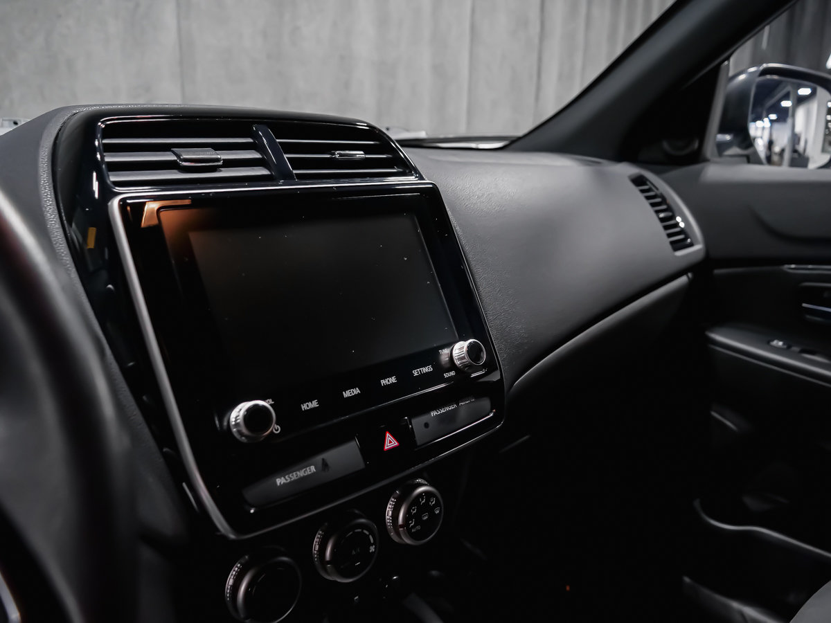 2020 Mitsubishi RVR LE 4WD-10
