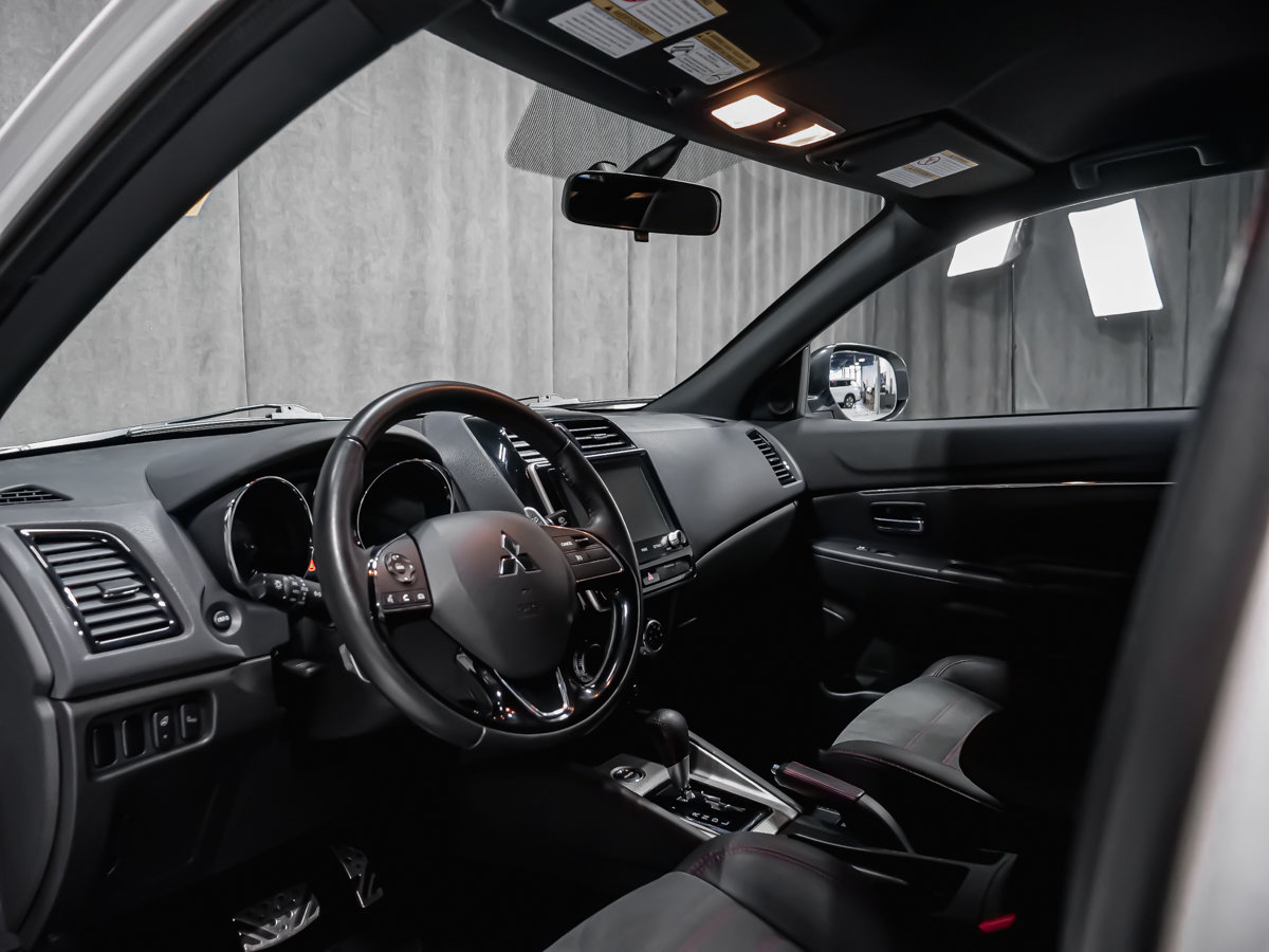 2020 Mitsubishi RVR LE 4WD-5