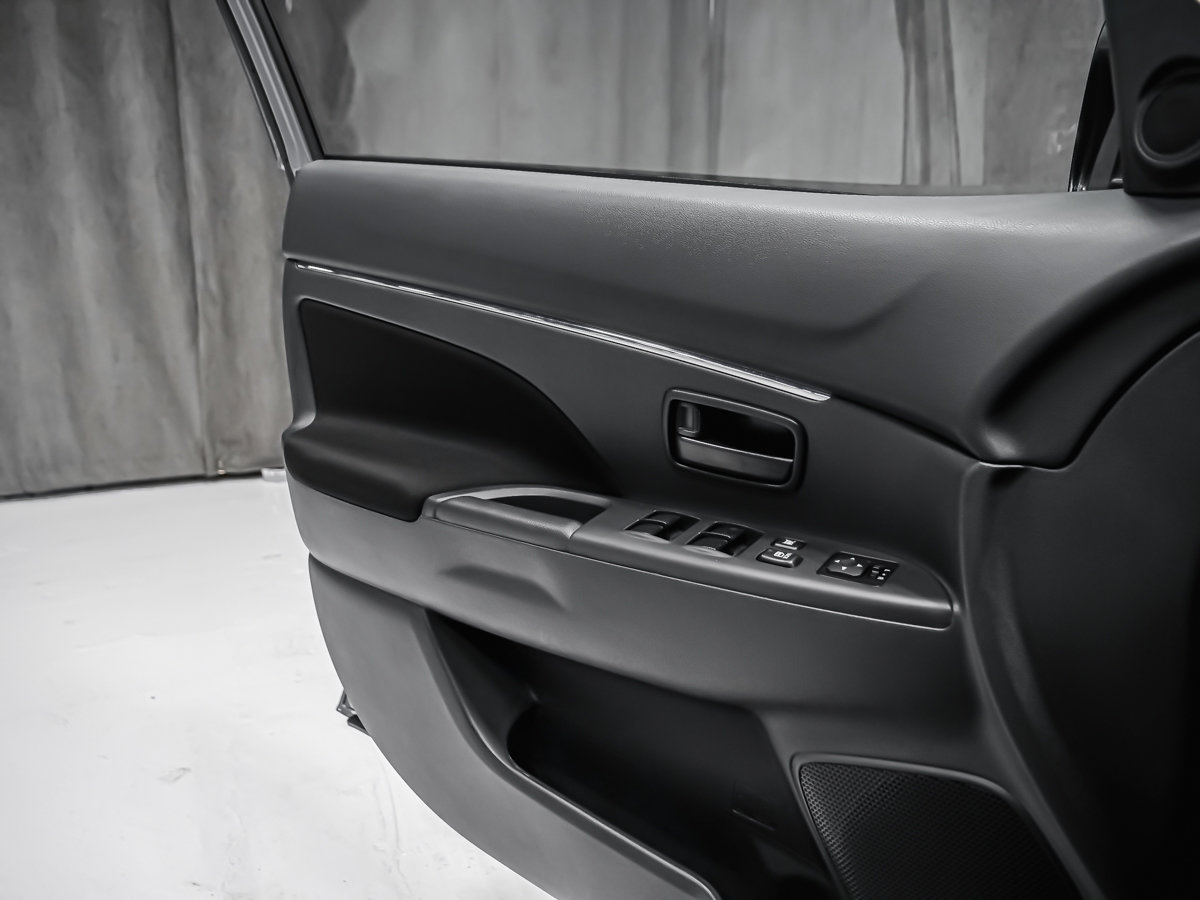 Mitsubishi RVR ES AWD APPLE CAR PLAY SIÈGES CHAUFFANT 2025-8