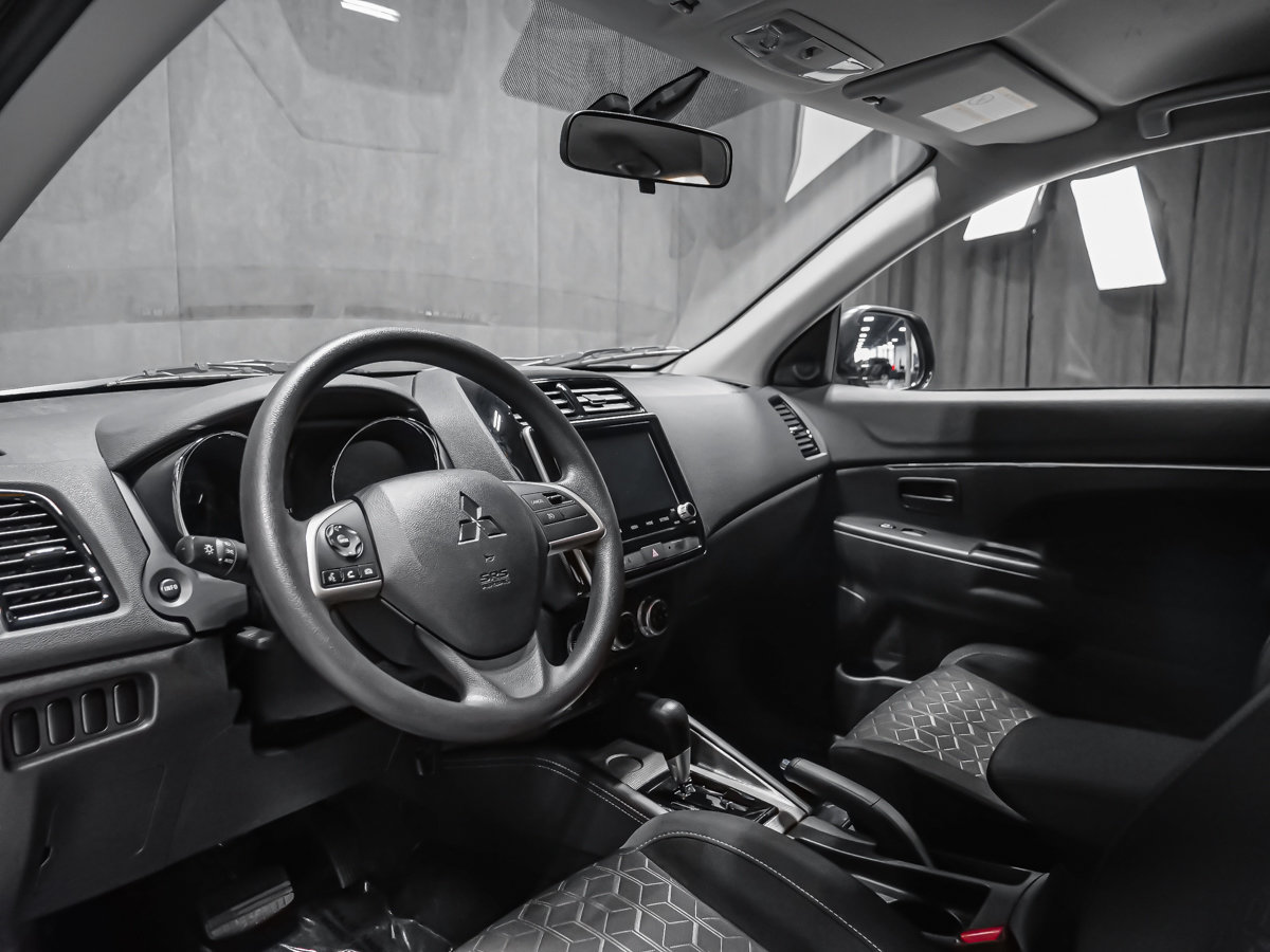 2025 Mitsubishi RVR ES FWD CARPLAY CAMÉRA SIÈGES CHAUFFANTS-5