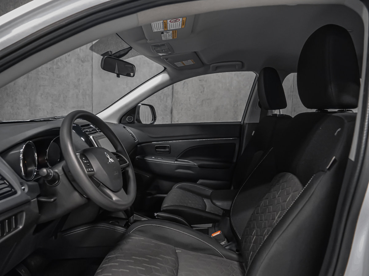 Mitsubishi RVR ES FWD CARPLAY CAMÉRA SIÈGES CHAUFFANTS 2025-10