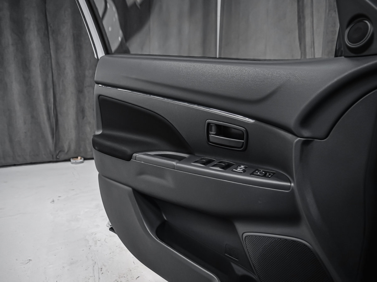Mitsubishi RVR ES FWD CARPLAY CAMÉRA SIÈGES CHAUFFANTS 2025-8