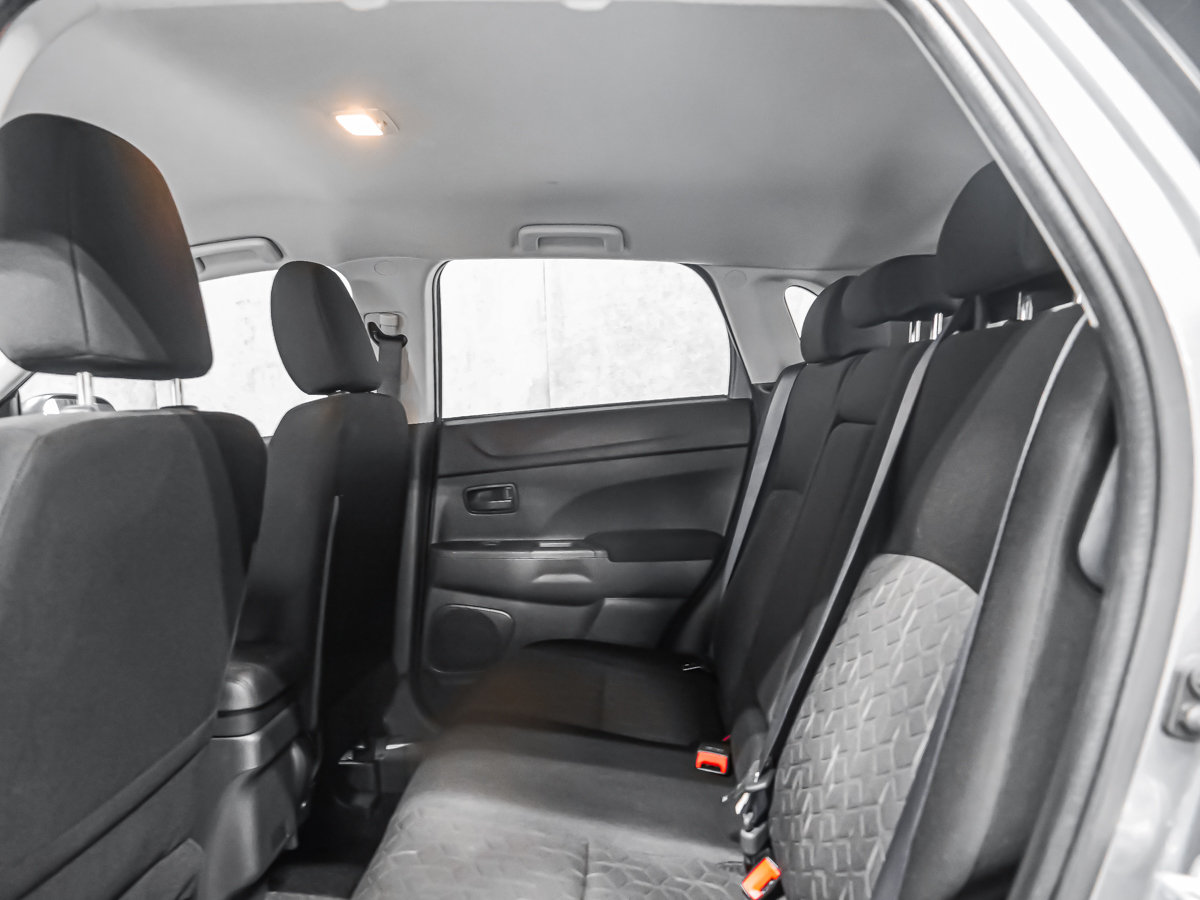 Mitsubishi RVR ES FWD CARPLAY CAMÉRA SIÈGES CHAUFFANTS 2025-12