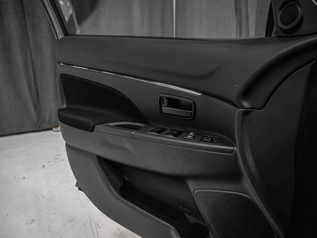 Mitsubishi RVR ES FWD CARPLAY CAMÉRA SIÈGES CHAUFFANTS 2025-8