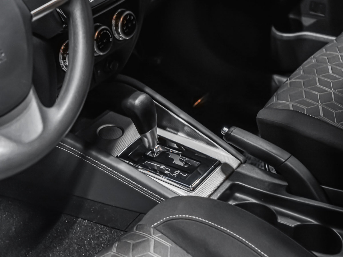 2025 Mitsubishi RVR ES FWD CARPLAY CAMÉRA SIÈGES CHAUFFANTS-6