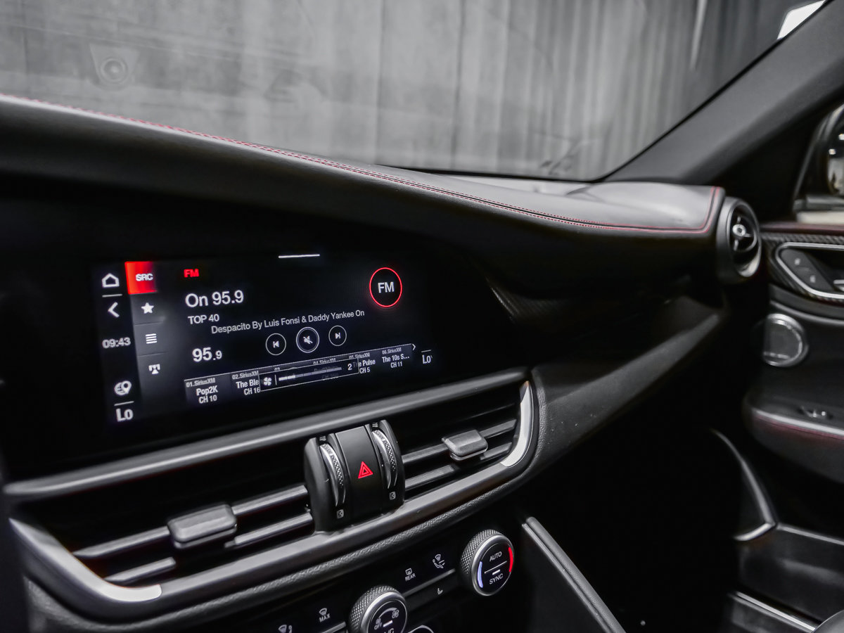 Alfa Romeo Giulia QUADRIFOGLIO CARBON TOIT CARBONE ASSIST CONDUITE 2021-30