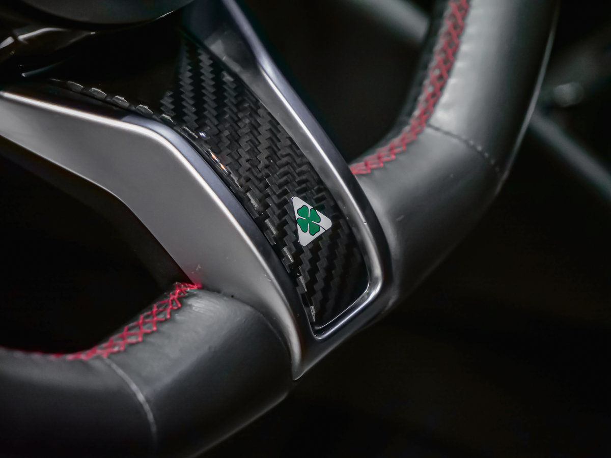 Alfa Romeo Giulia QUADRIFOGLIO CARBON TOIT CARBONE ASSIST CONDUITE 2021-19