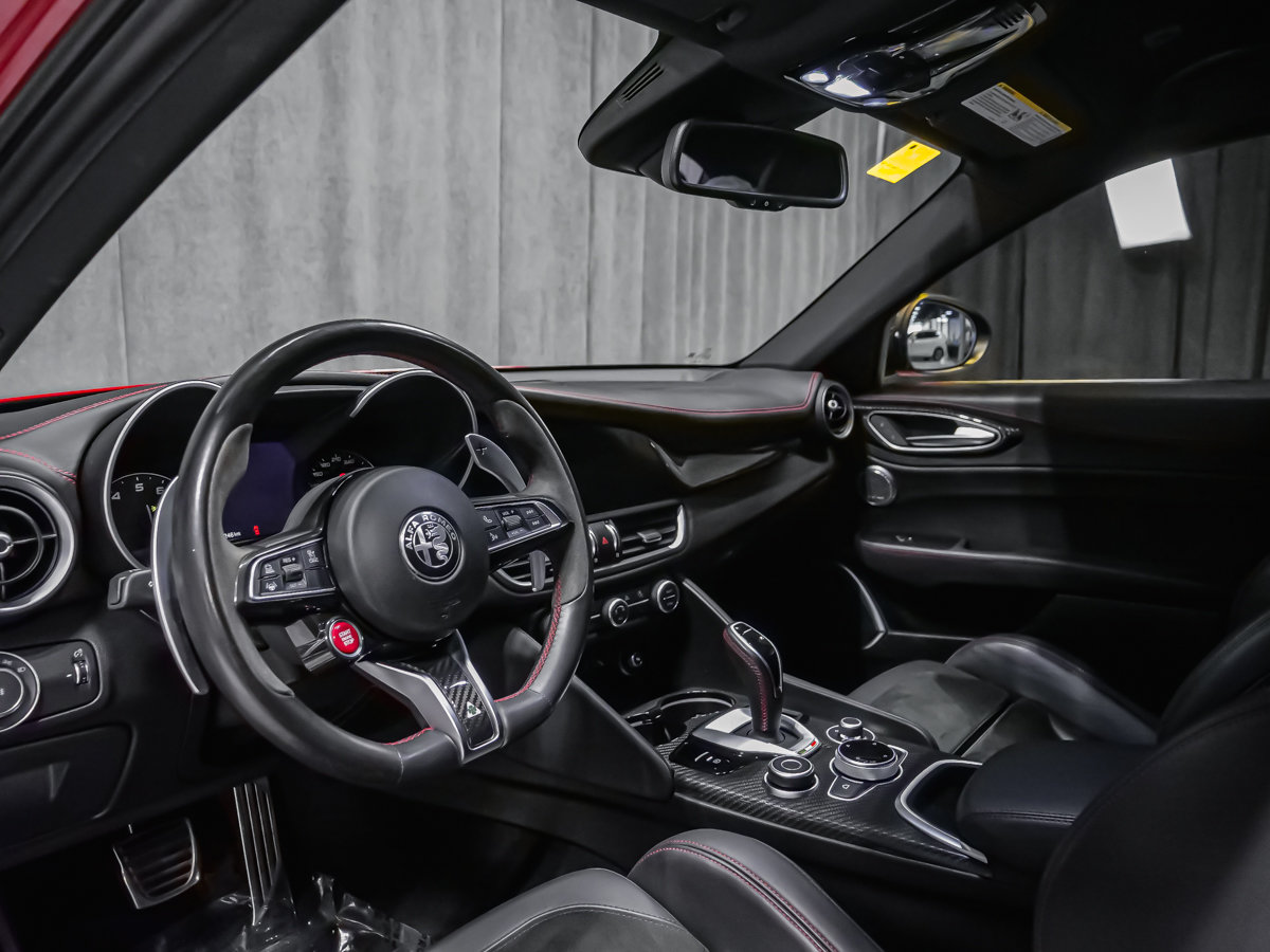 Alfa Romeo Giulia QUADRIFOGLIO CARBON TOIT CARBONE ASSIST CONDUITE 2021-16