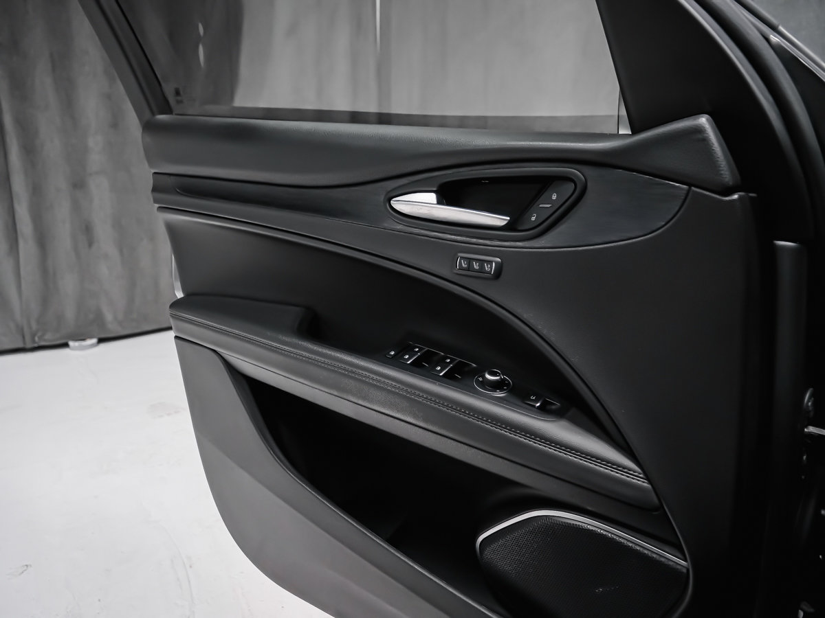Alfa Romeo Stelvio Sprint 2021-8
