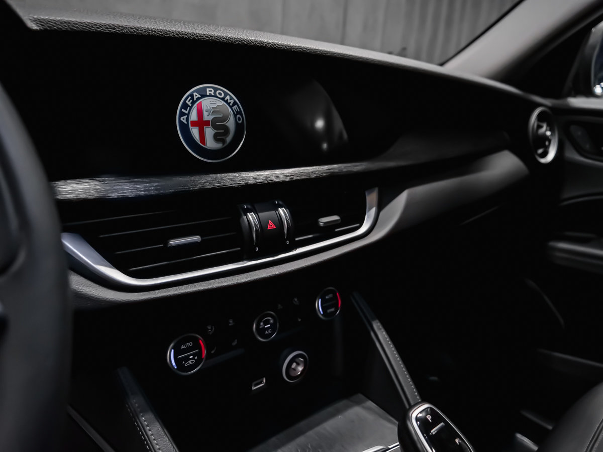 Alfa Romeo Stelvio Sprint 2021-10