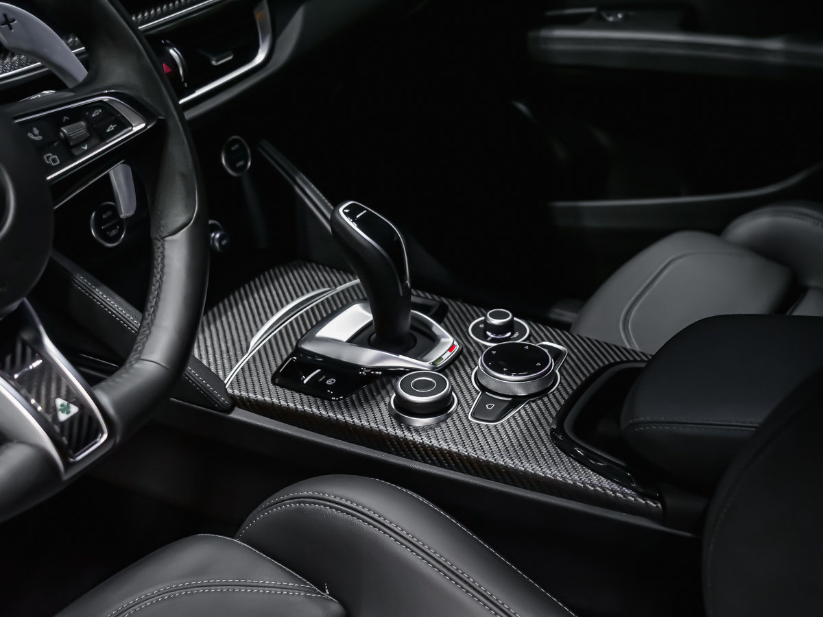 2024 Alfa Romeo Stelvio QUADRIFOLIO-9