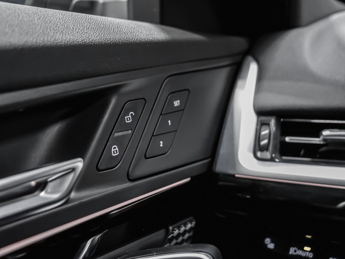 2024 BMW X1 XDRIVE28I TOIT PANORAMIQUE VOLANT CHAUFFANT-16