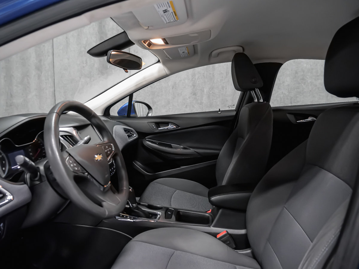 Chevrolet Cruze LT 2 SET DE PNEUS SIÈGES CHAUFFANT APPLE CAR PLAY 2018-9