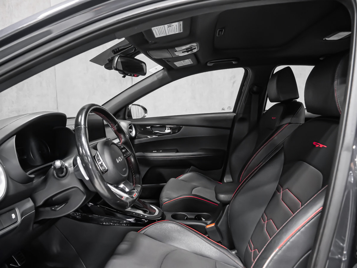 Kia Forte5 GT 2023-16