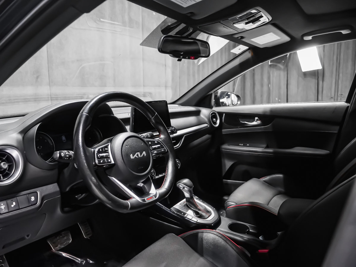 Kia Forte5 GT 2023-5