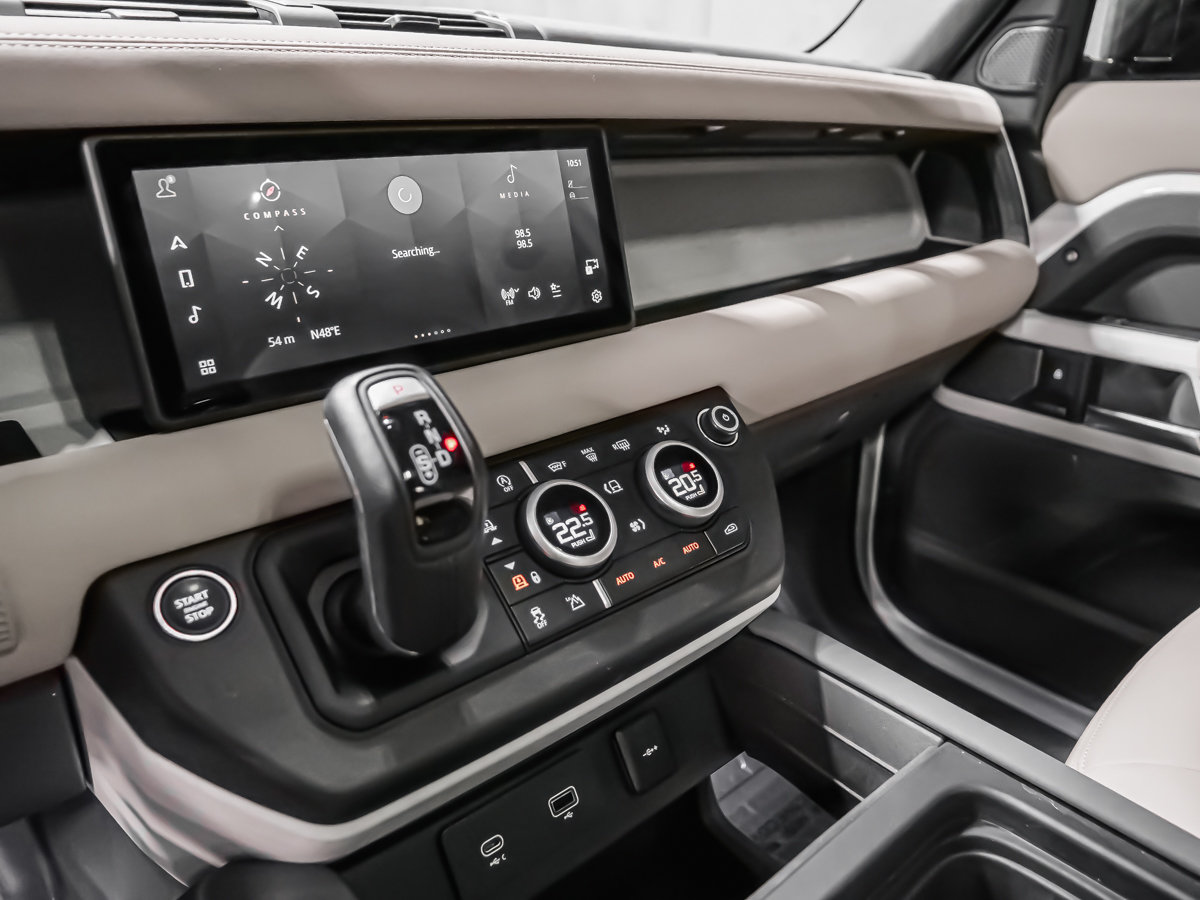 Land Rover Defender 110 SE P400 SUSPENSION ADAPTATIVE AFFICH. TÊTE HAUTE 2023-35