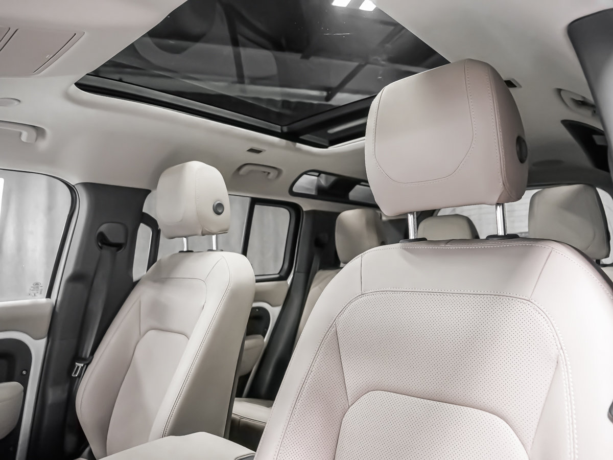 Land Rover Defender 110 SE P400 SUSPENSION ADAPTATIVE AFFICH. TÊTE HAUTE 2023-31