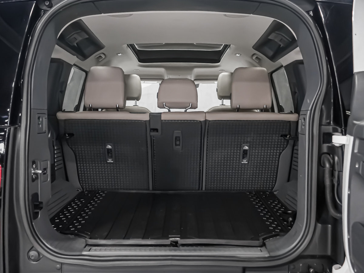 Land Rover Defender 110 SE P400 SUSPENSION ADAPTATIVE AFFICH. TÊTE HAUTE 2023-9