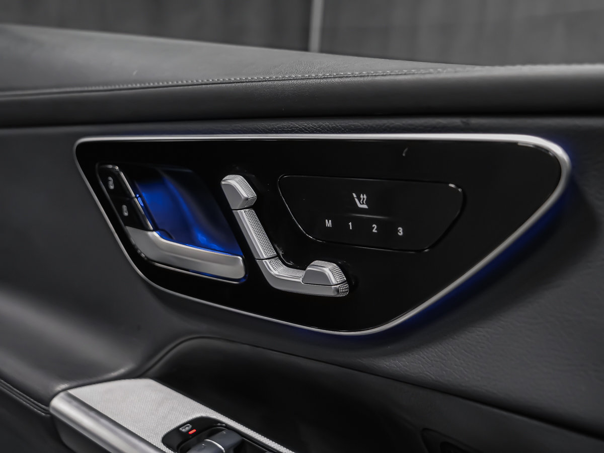 Mercedes-Benz GLC 300 4MATIC 2024-15