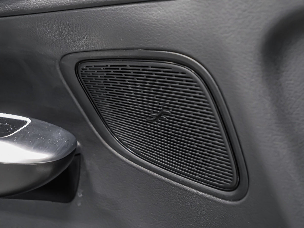 Mercedes-Benz GLC 300 4MATIC 2024-11