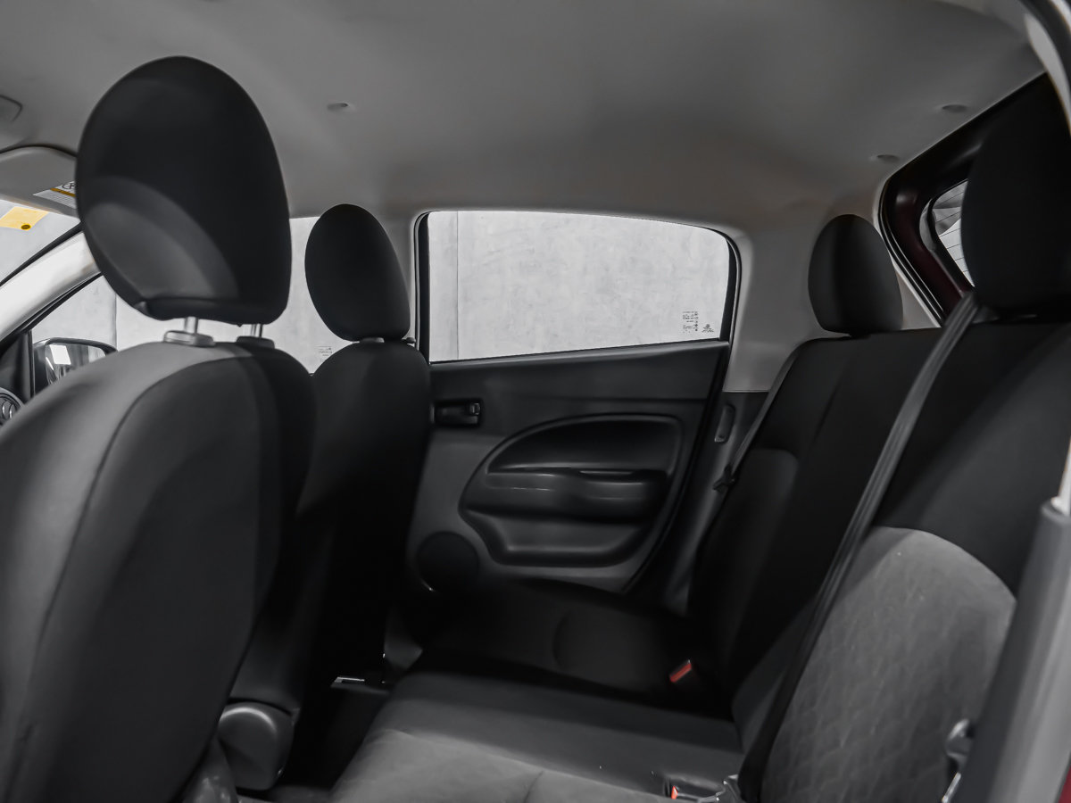 Mitsubishi Mirage ES AUTOMATIQUE 2024-14