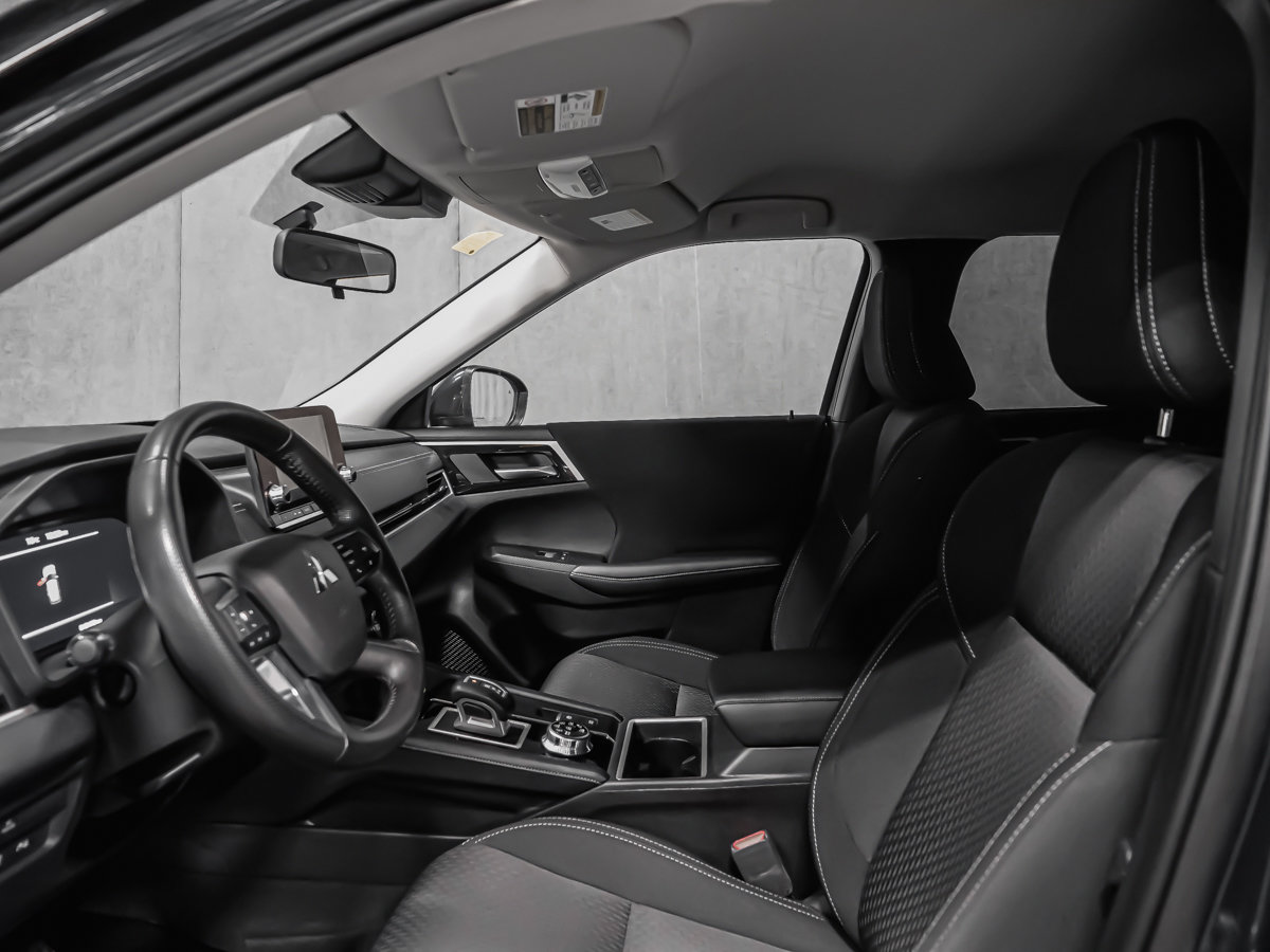 2025 Mitsubishi Outlander Plug-In Hybrid ES AWD APPLE CAR PLAY HEADLIGHT WASHER-13