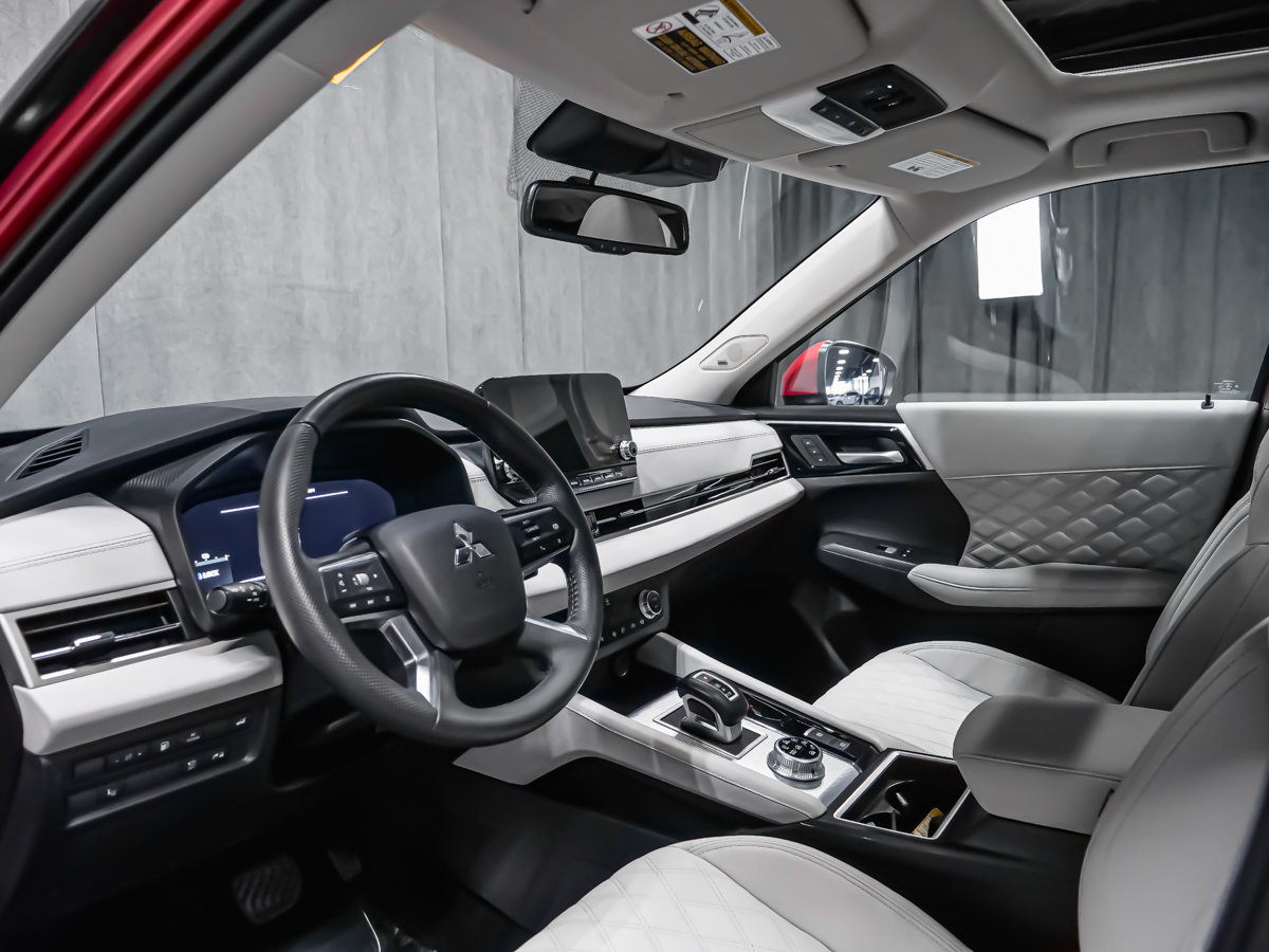 Mitsubishi Outlander Plug-In Hybrid PHEV GT S-AWC SIEGES MASSAGE PANORAMIQUE GPS 2025-5
