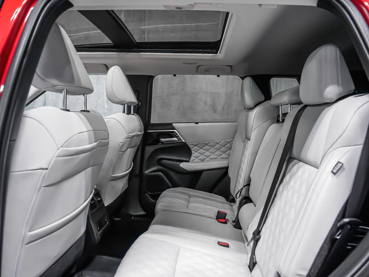 Mitsubishi Outlander Plug-In Hybrid PHEV GT S-AWC SIEGES MASSAGE PANORAMIQUE GPS 2025-16