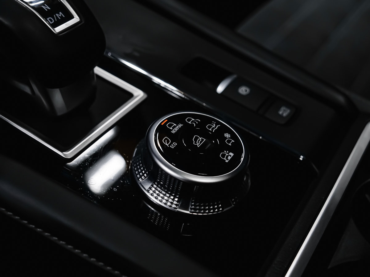2024 Mitsubishi Outlander-10