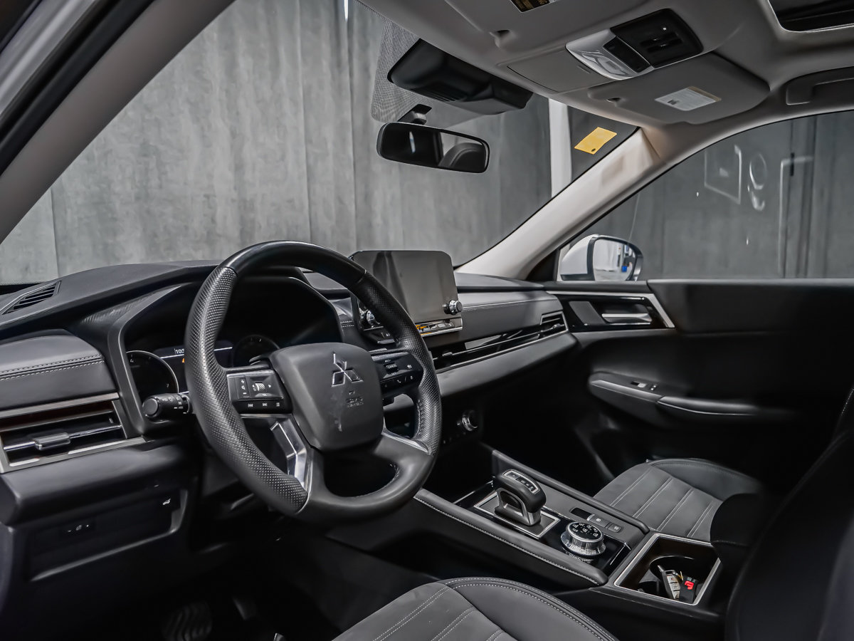 2024 Mitsubishi Outlander-5