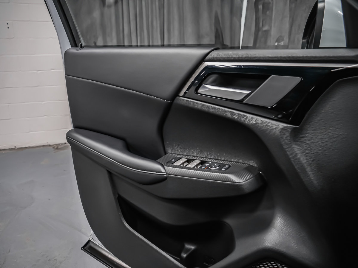 2024 Mitsubishi Outlander-8