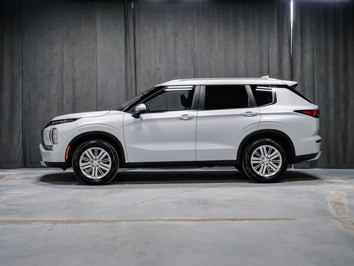 2024 Mitsubishi Outlander-2