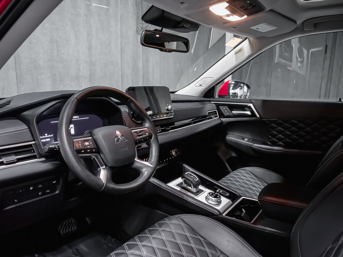 2024 Mitsubishi Outlander Plug-In Hybrid GT SIÈGES EN CUIR SYSTÈME DE SON BOSE PREMIUM-7