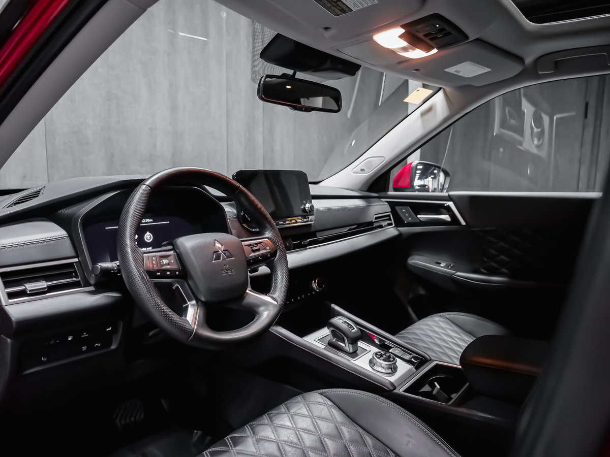 2024 Mitsubishi Outlander Plug-In Hybrid GT SIÈGES EN CUIR SYSTÈME DE SON BOSE PREMIUM-9