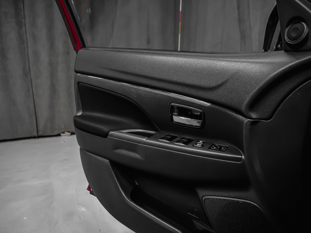 Mitsubishi RVR SE AWC 2024-9