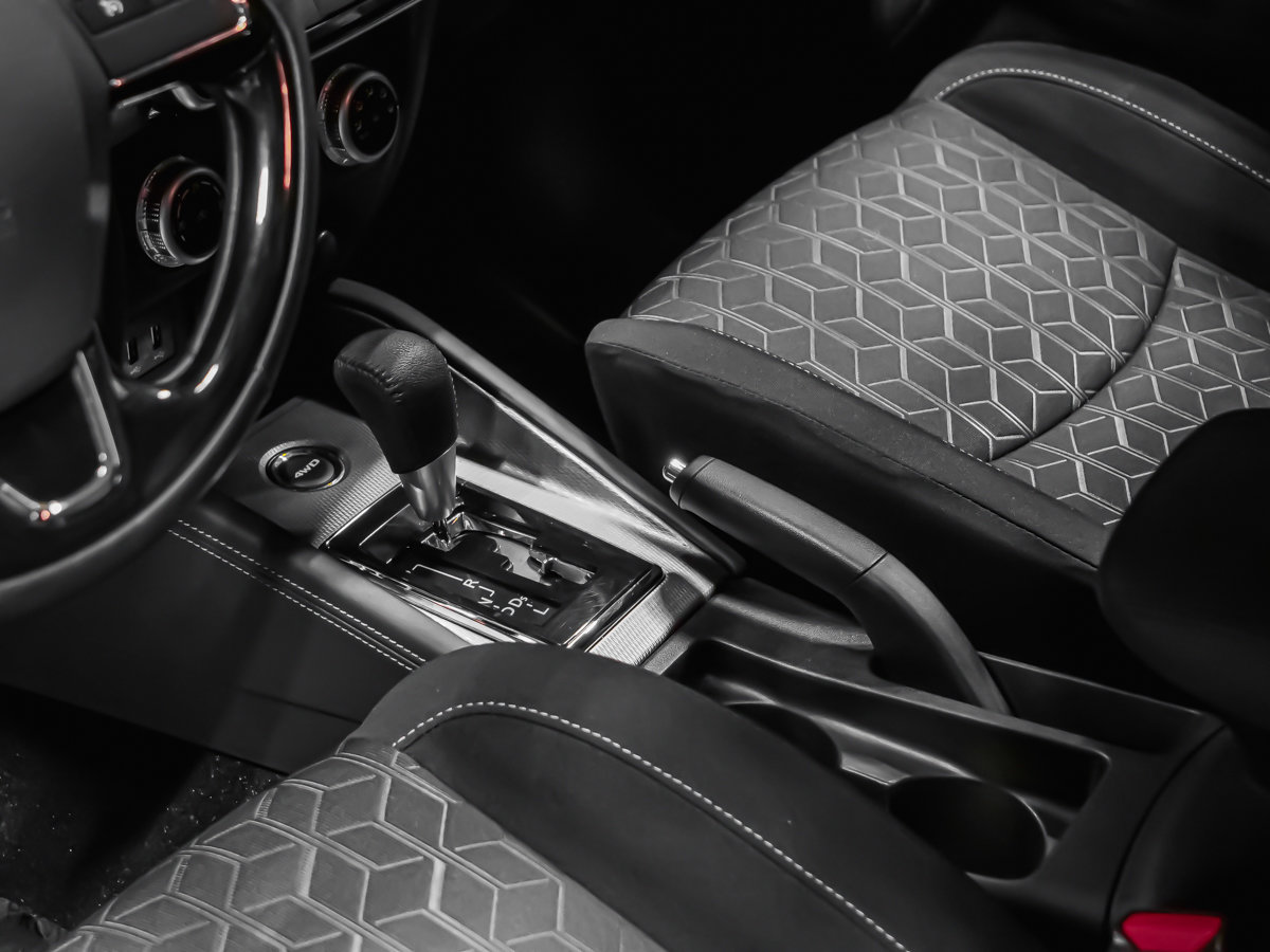 Mitsubishi RVR SE AWC 2024-7