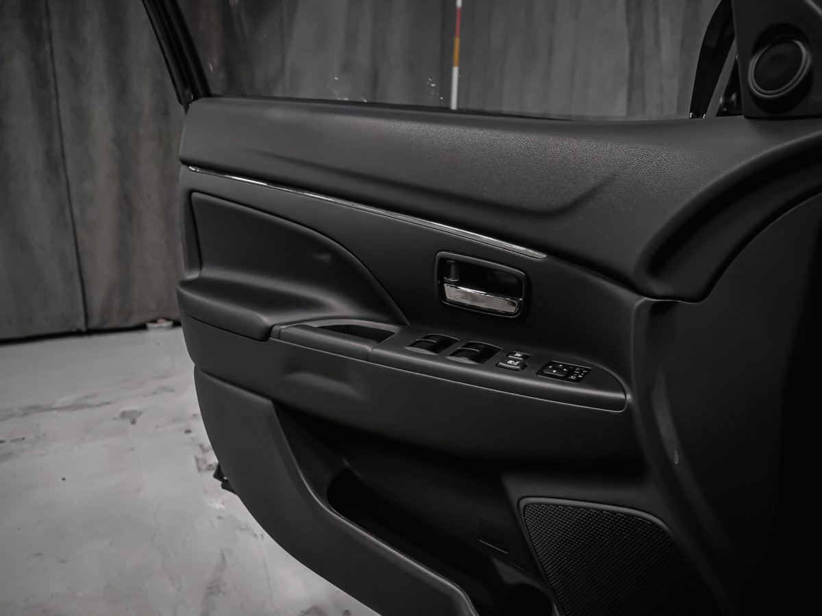 2024 Mitsubishi RVR GT AWC TOIT PANO CUIR VOLANT CHAUFFANT-9