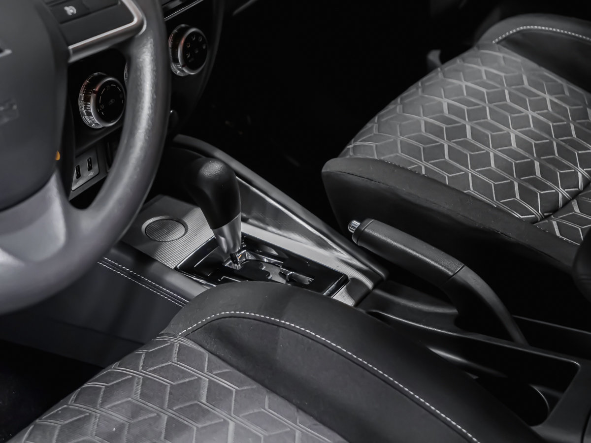 2024 Mitsubishi RVR ES  APPLE CAR PLAY-6