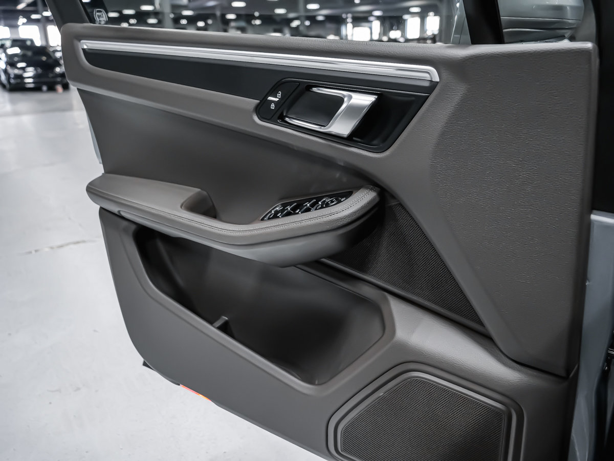 Porsche Macan 2 SET PNEUS 2022-11