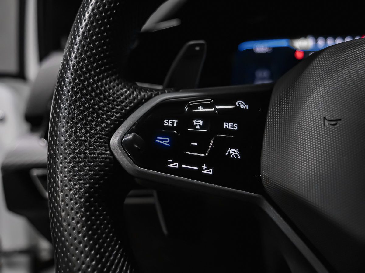 Volkswagen Golf R SPORT SIÈGES VENTILÉS VOLANT CHAUFFANT 2023-16