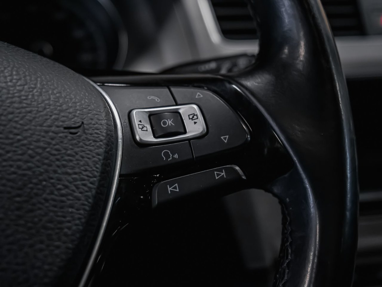 Volkswagen Golf TSI 2 SET DE PNEUS SIÈGES CHAUFFANT 2016-12