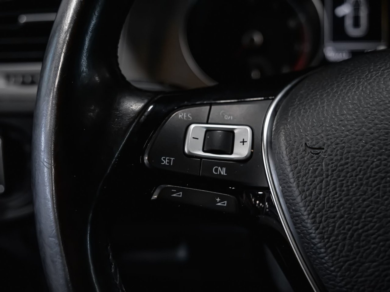 Volkswagen Golf TSI 2 SET DE PNEUS SIÈGES CHAUFFANT 2016-13