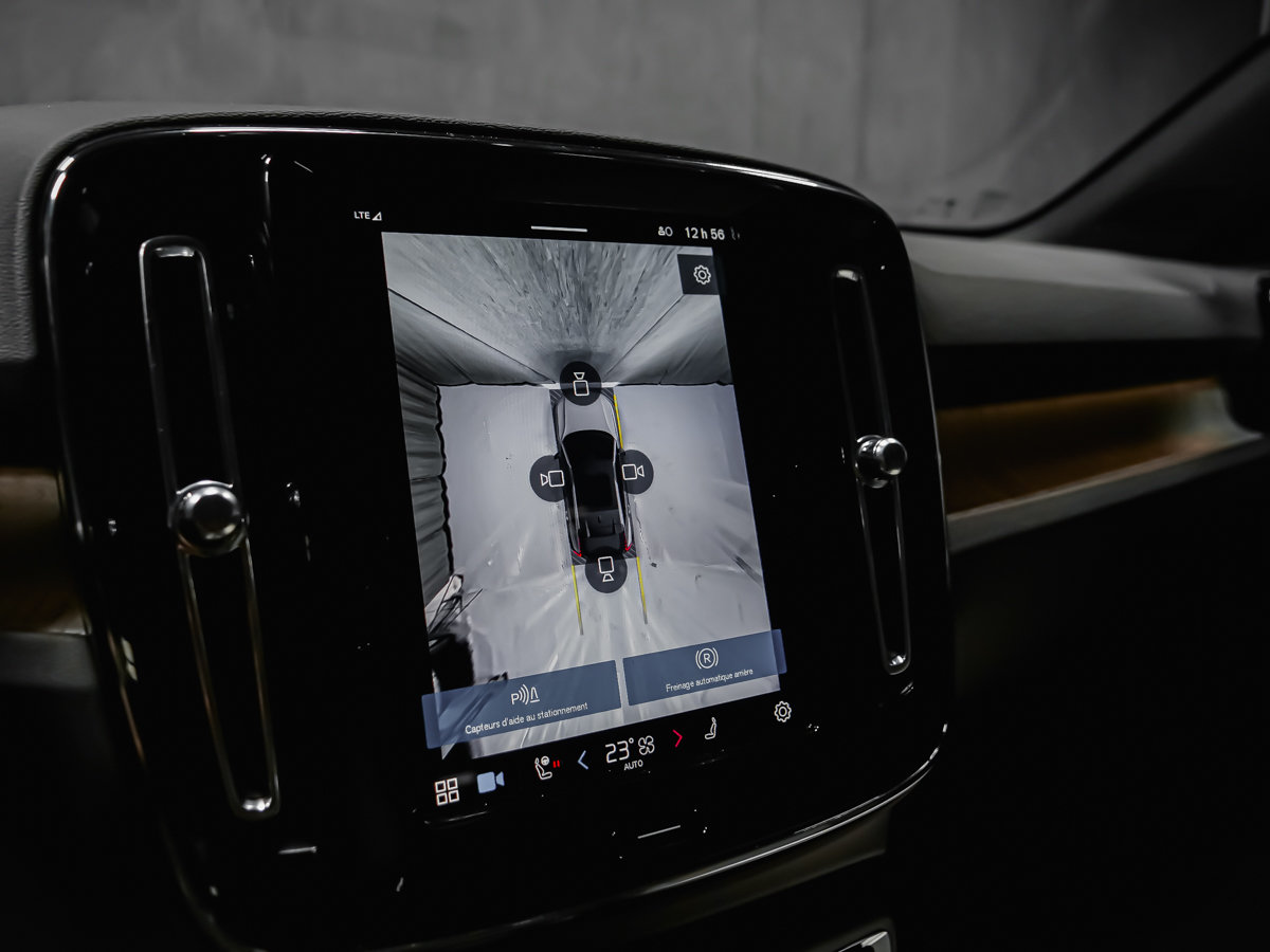 2025 Volvo EC40 Ultra-21