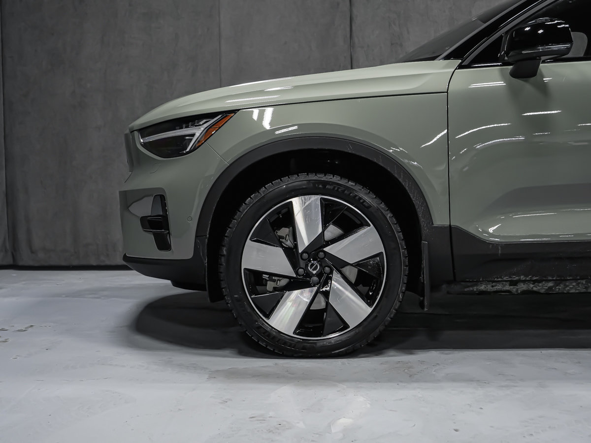 2025 Volvo EC40 Ultra-9