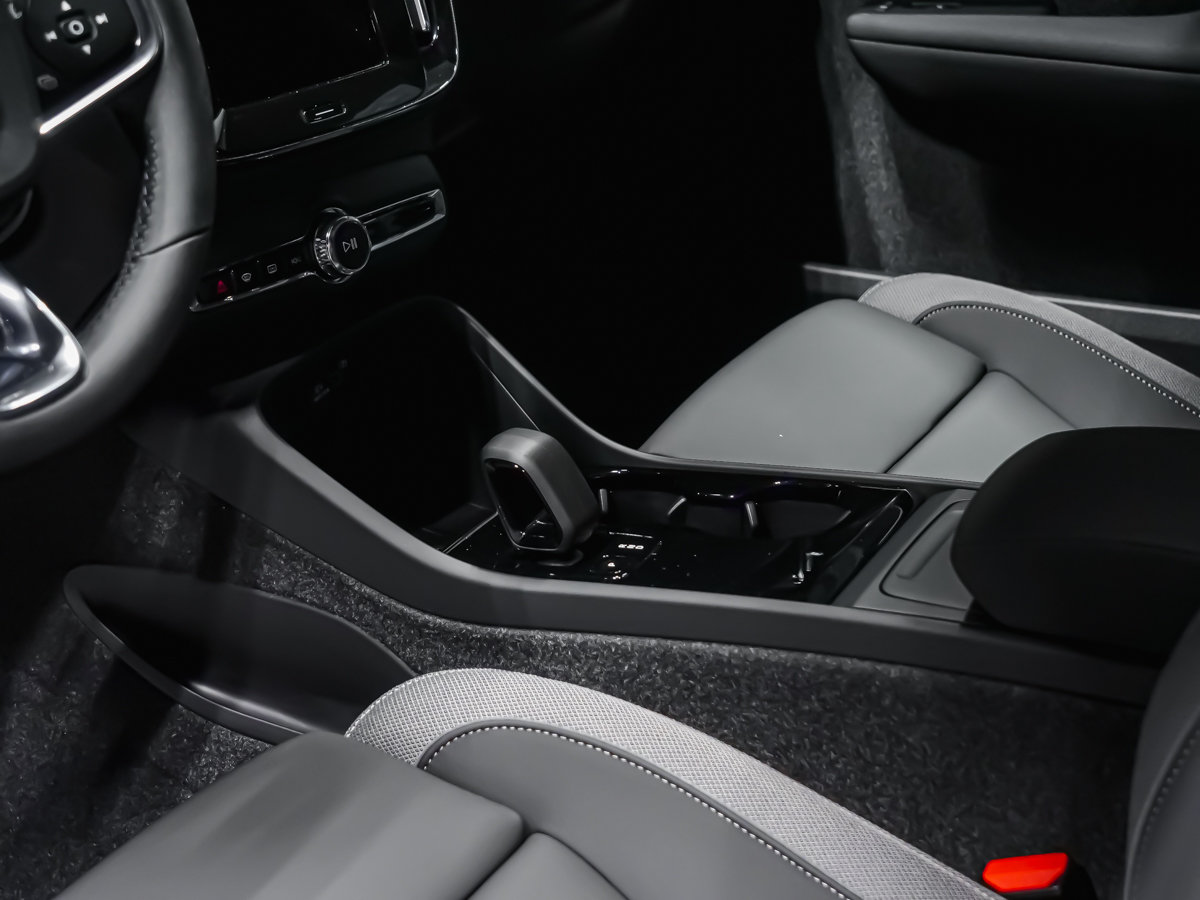 2025 Volvo EC40 TWIN Plus-7