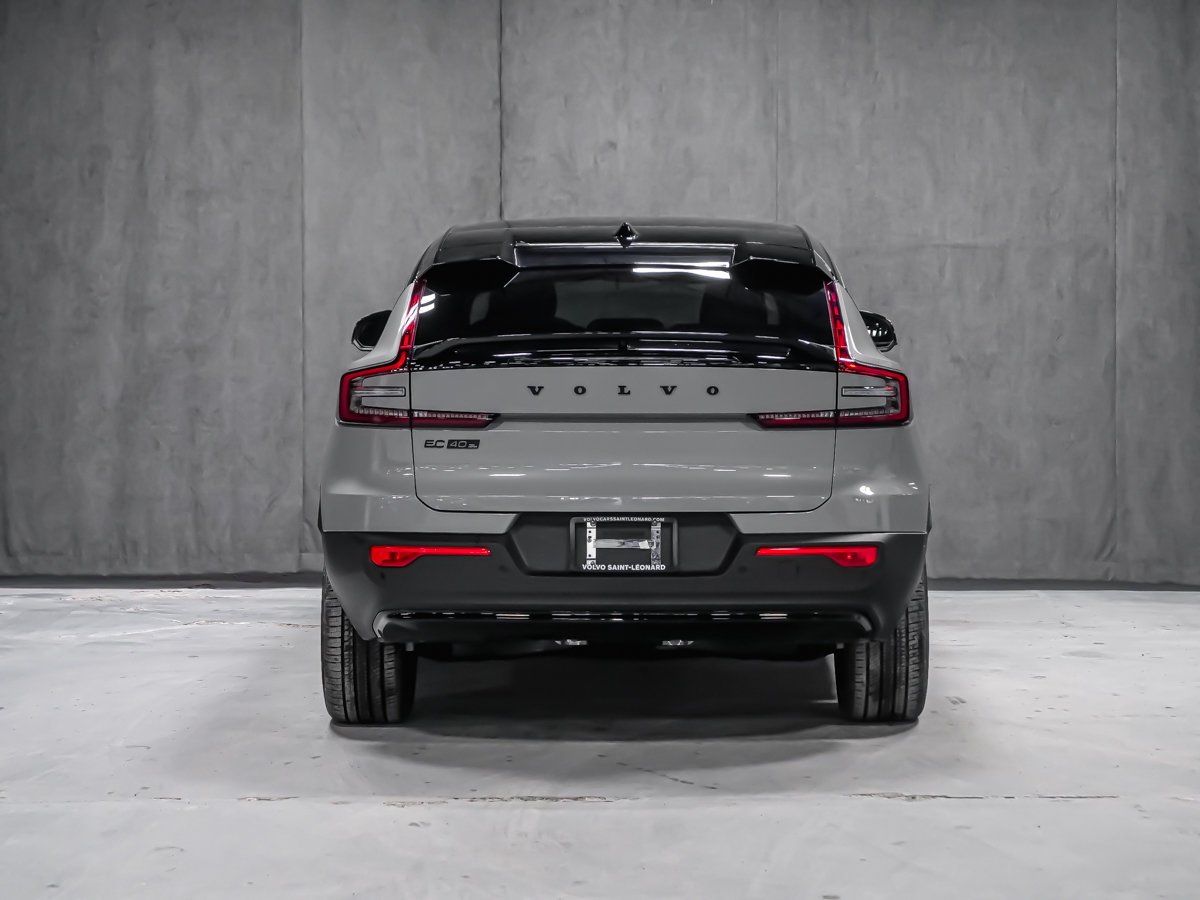 2026 Volvo EC40 Twin Motor, Ultra Black Edition-5