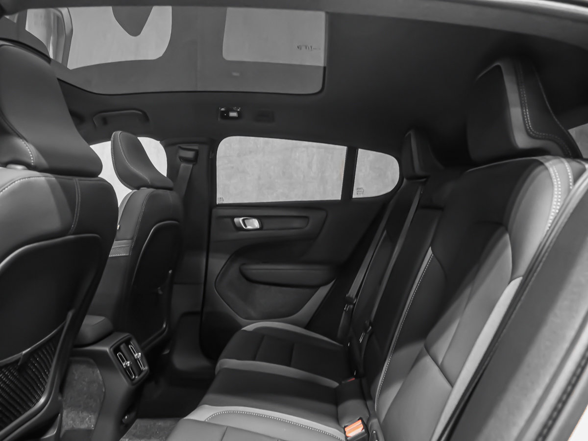 2026 Volvo EC40 Twin Motor, Core-12