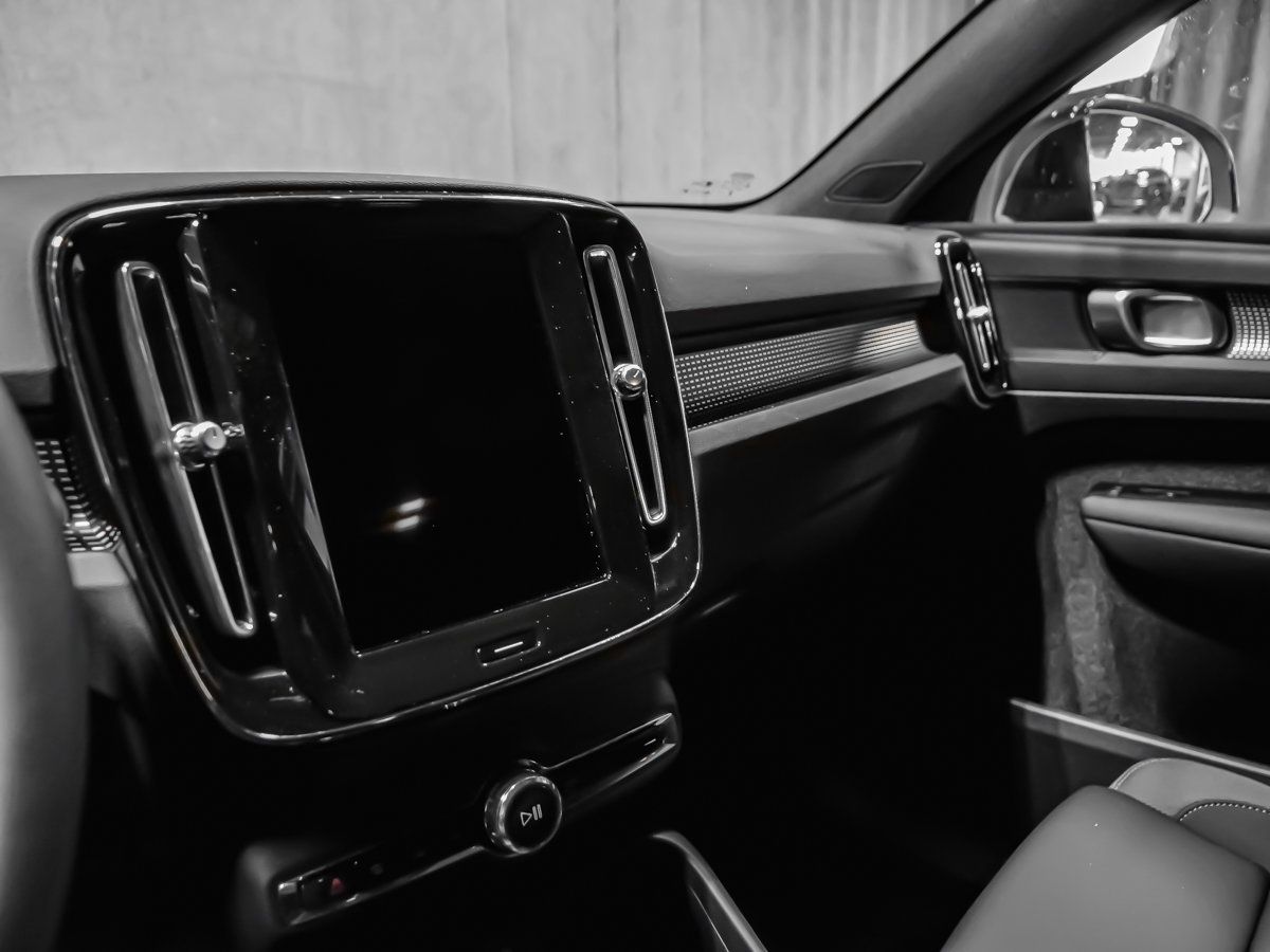 2026 Volvo EC40 Twin Motor, Core-10